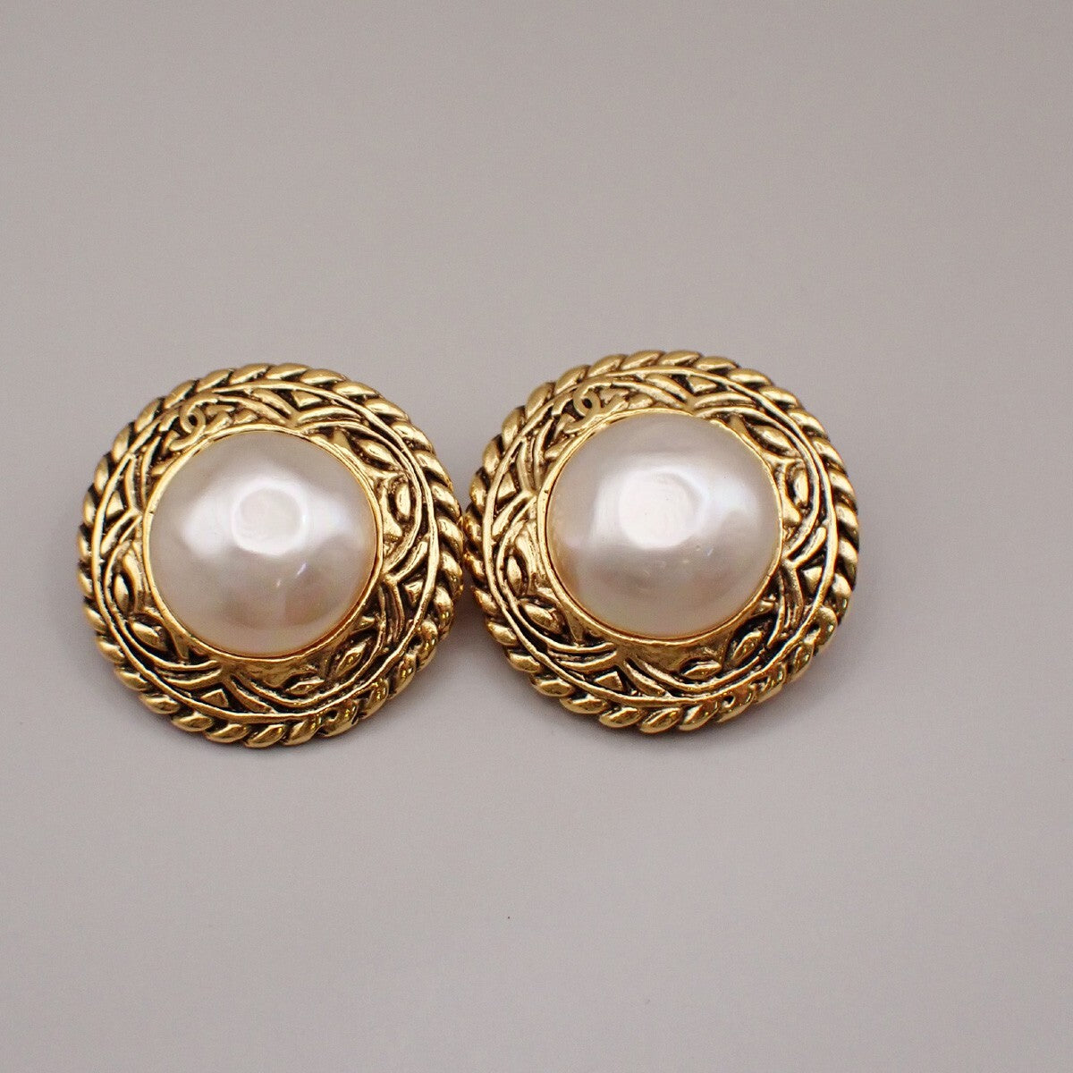 Chanel Vintage Round Chain Clip-On Earrings Metal with Faux Pearl - image 1