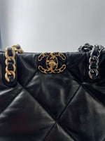Chanel 19 Shopping Bag Quilted Leather Medium - image 4