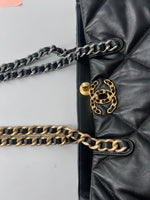 Chanel 19 Shopping Bag Quilted Leather Medium - image 5