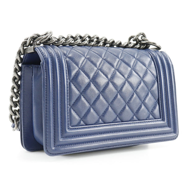 Chanel Boy Chanel quilted medium