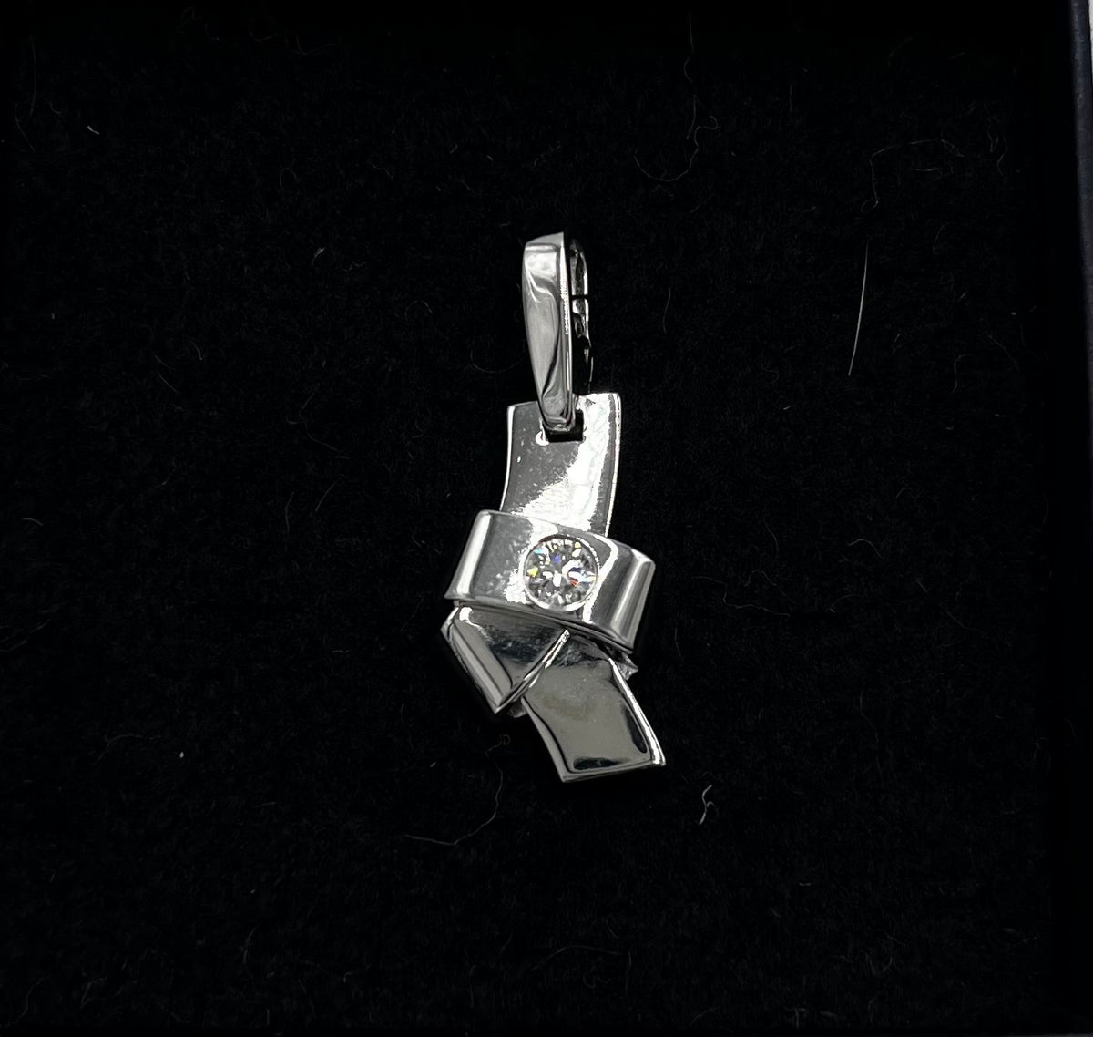 Cartier Knot Pendant Silver 2 cm - image 1