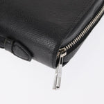 Louis Vuitton Zippy XL Taiga Leather - image 11