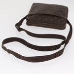 Louis Vuitton Trotteur Beaubourg Handbag Monogram Canvas - image 8