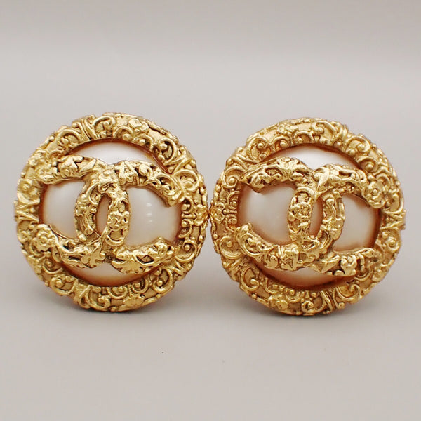 Chanel Vintage CC Logo Round Clip-on Earrings Metal with Crystals - image 1