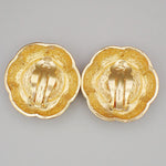 Chanel Vintage CC Flower Clip-On Earrings imitation pearls in gold plated - image 6