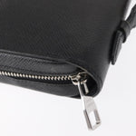 Louis Vuitton Zippy XL Taiga Leather - image 8