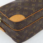 Louis Vuitton Nil Messenger Bag Monogram Canvas 28 - image 12